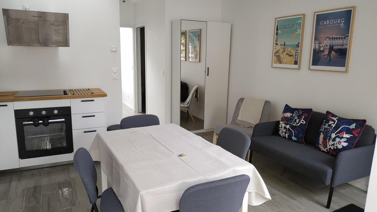 Charmant Et Lumineux Logement, Au Coeur De Cabourg Bagian luar foto