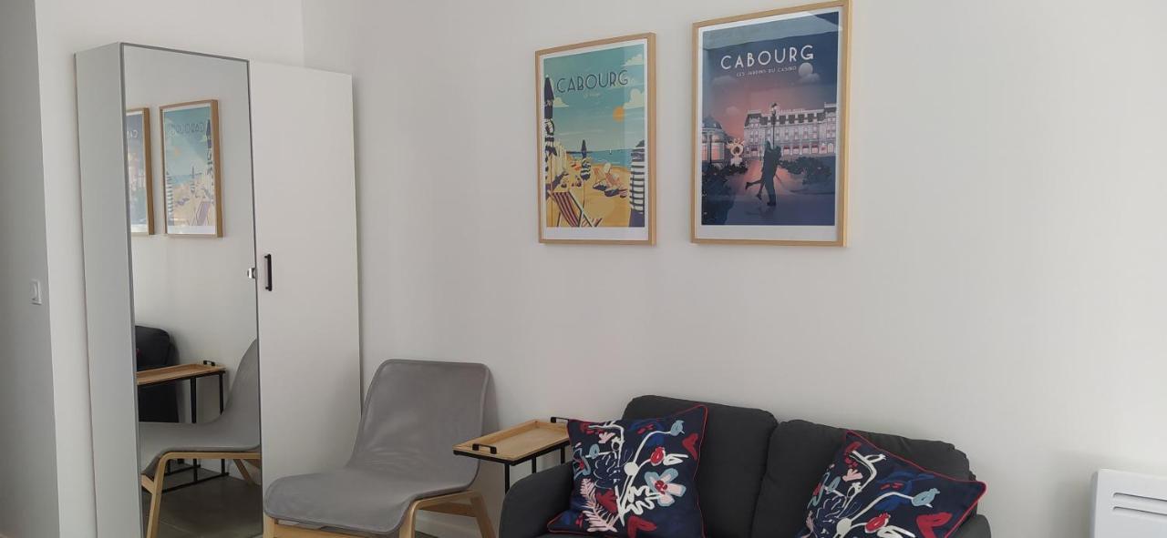 Charmant Et Lumineux Logement, Au Coeur De Cabourg Bagian luar foto
